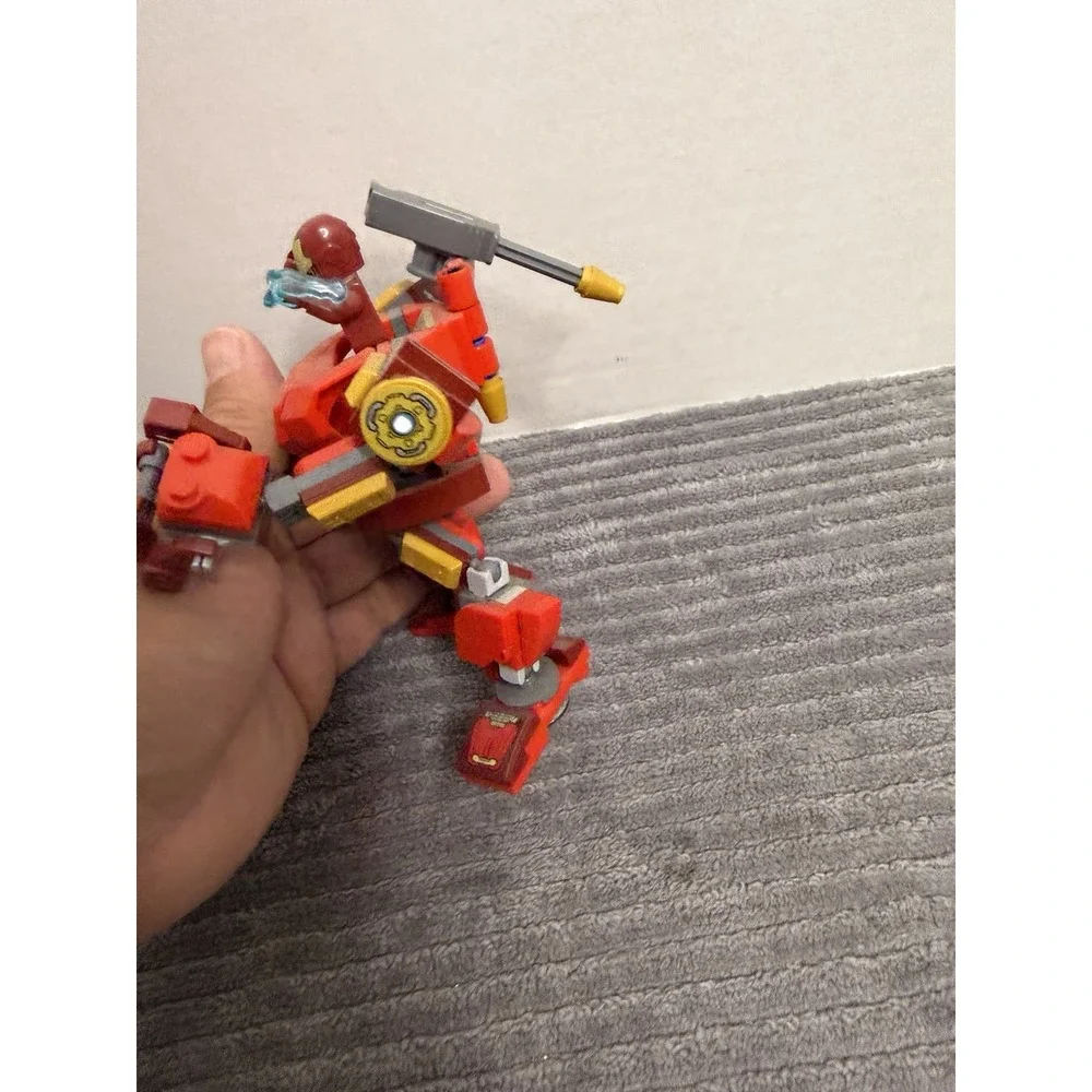 LEGO 76140 - Super Heroes: Avengers - Iron Man Mech - Not Complete